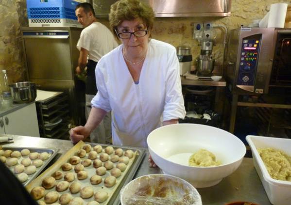 winetourinsicily en cooking-class-with-the-duchess-with-visit-at-food-market 016