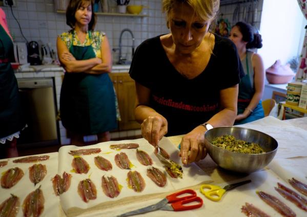 winetourinsicily en cooking-at-an-historical-villa-in-taormina-sicilian-cooking-class-art-nouveau-experience 037